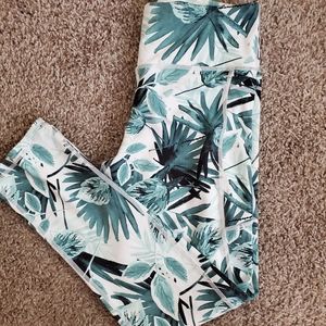 Senita Athletics Ava Capris in Palm SMALL